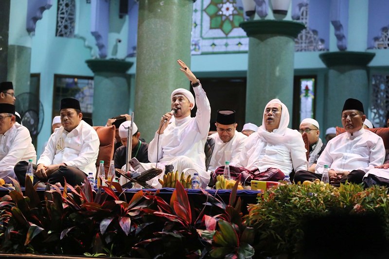 Ribuan Warga Kota Tangerang Bershalawat di Masjid Raya Al-A'zhom