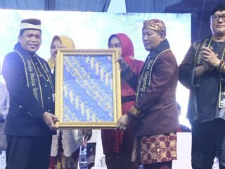 “Sundara Loka” Diresmikan sebagai Batik Ikon Kota Tangerang dengan Hak Cipta Resmi