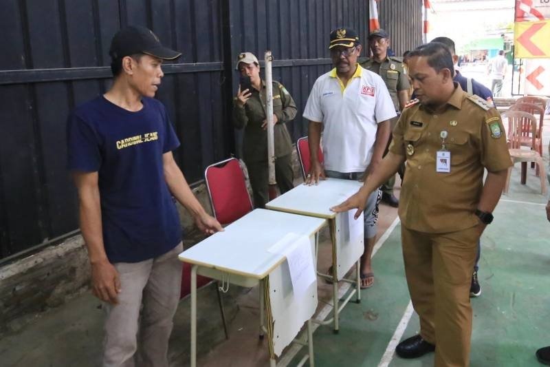 Jelang Pencoblosan, Pj Walikota Tangerang Tinjau TPS Rawan Banjir