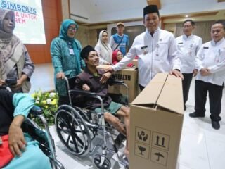 Pemkot Tangerang Salurkan Bantuan Modal Usaha untuk 102 Warga