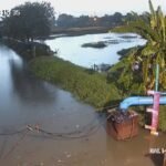 DPUPR Kota Tangerang Siaga Antisipasi Banjir dengan Buka Pintu Air Sarakan