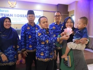 Tekan Stunting, Pemkot Tangerang Salurkan Bantuan Tunai