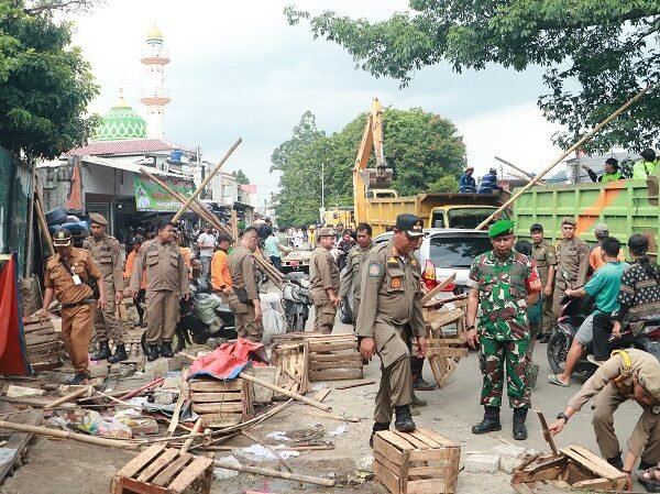 Pemkot Tangerang Tertibkan Pasar Sipon Cipondoh