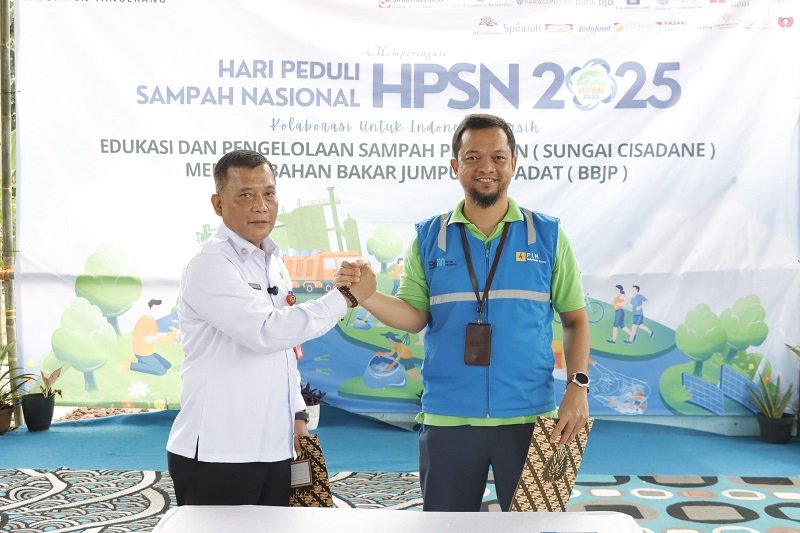 DLHK Luncurkan Kapal Interceptor untuk Atasi Sampah Sungai Cisadane