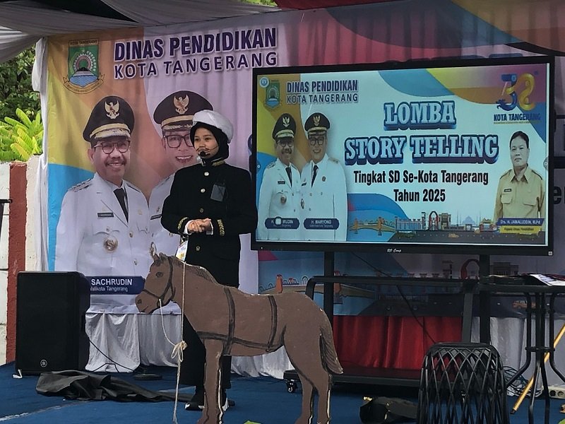 Jajaran Pejabat Dinas Pendidikan dan Pengawas Pendidikan Kota Tangerang bersama perangkat pertandingan lomba