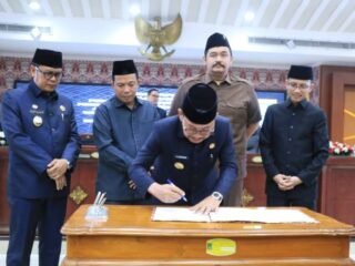 Pemkot dan DPRD Sepakati Raperda Perubahan Pajak dan Retribusi