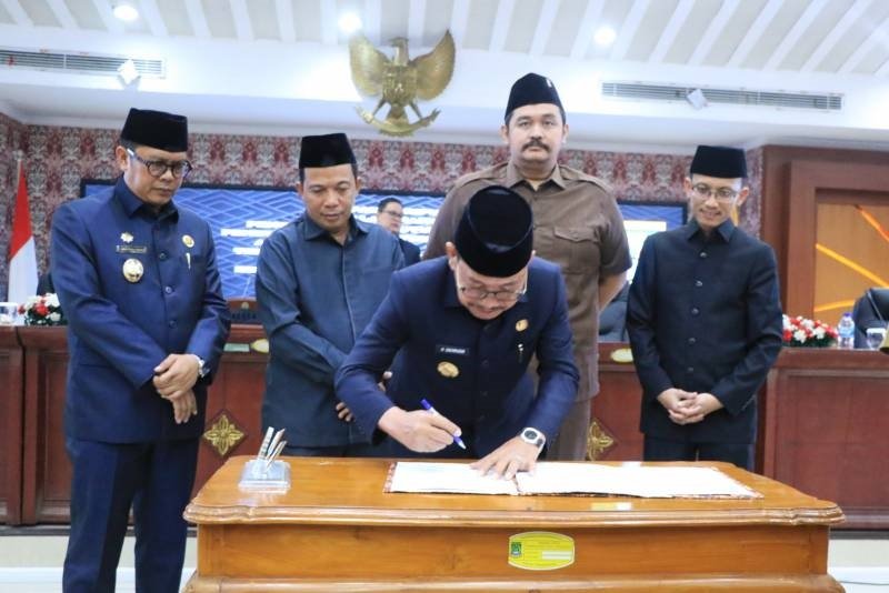 Pemkot dan DPRD Sepakati Raperda Perubahan Pajak dan Retribusi