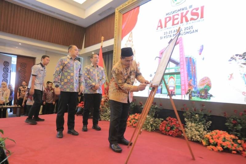 Sachrudin Dorong Kolaborasi Tangani Sampah di Muskomwil III APEKSI