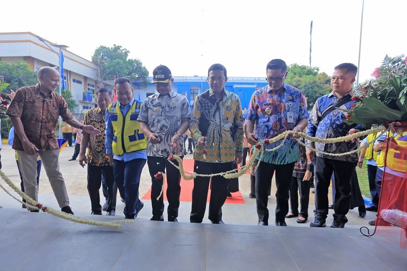 Walikota Sachrudin Resmikan Kantor Baru Perumda TB