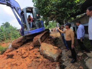 Sachrudin Tinjau Perbaikan Turap dan Rencana Embung
