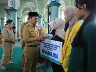 Walikota Tangerang Dapat Apresiasi atas Program Gampang Sekolah