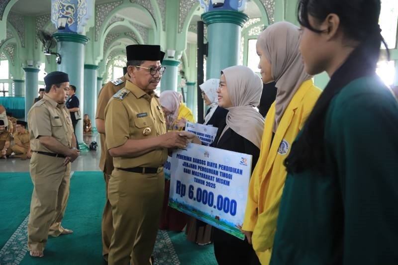 Walikota Tangerang Dapat Apresiasi atas Program Gampang Sekolah
