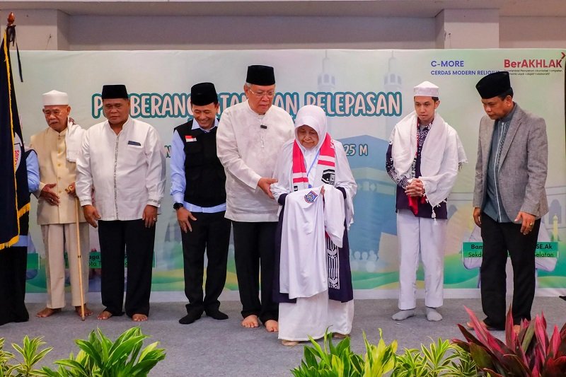 Sebanyak 393 Jemaah Haji Tangsel Diberangkatkan