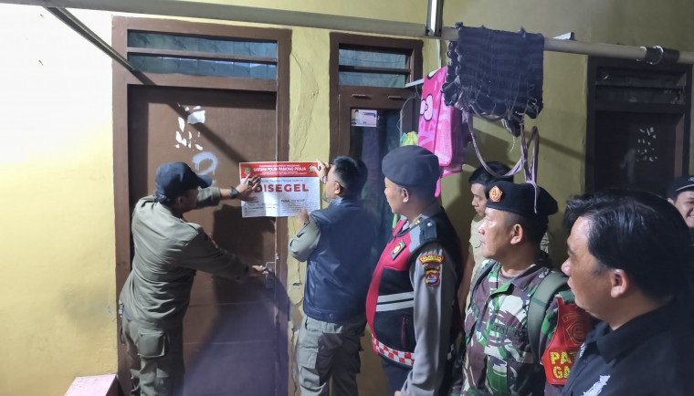 Satpol PP Razia Kontrakan Tempat Prostitusi Online