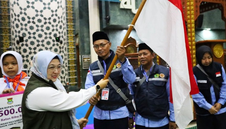 Wabup Intan Lepas 393 Calon Haji Kabupaten Tangerang