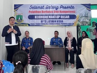 Empowering Women: Abraham Garuda Laksono Luncurkan Pelatihan Kecantikan untuk Kaum Hawa