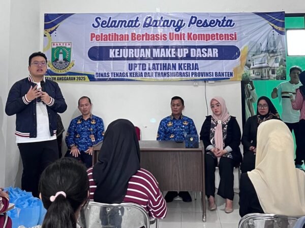 Empowering Women: Abraham Garuda Laksono Luncurkan Pelatihan Kecantikan untuk Kaum Hawa