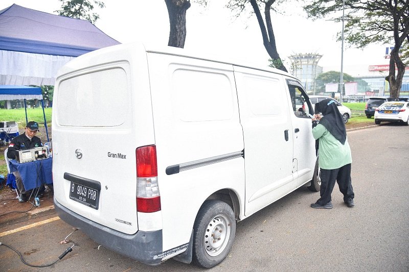 DLH Tangsel Gelar Uji Emisi Bagi Ratusan Kendaraan