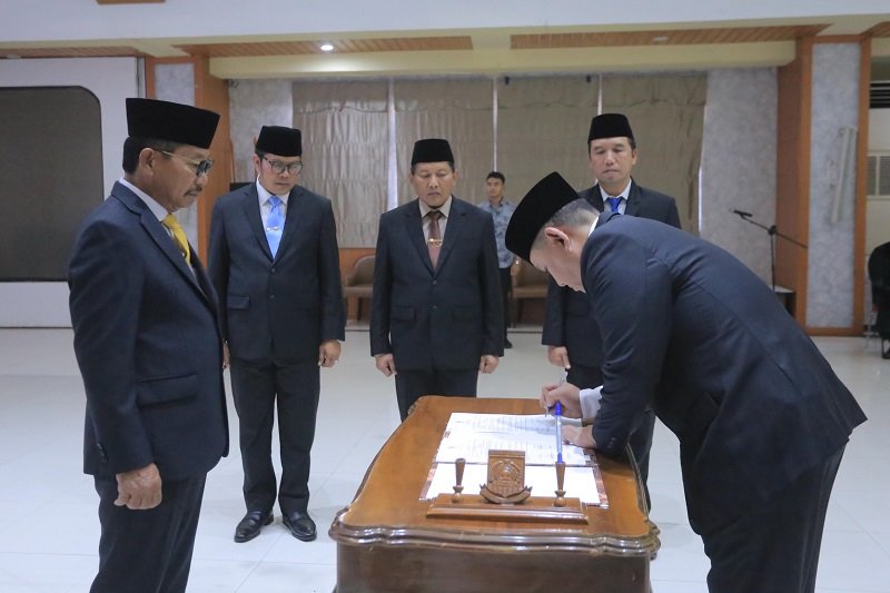 Pacu Mesin Birokrasi, Walikota  Tangerang Mutasi Pejabat