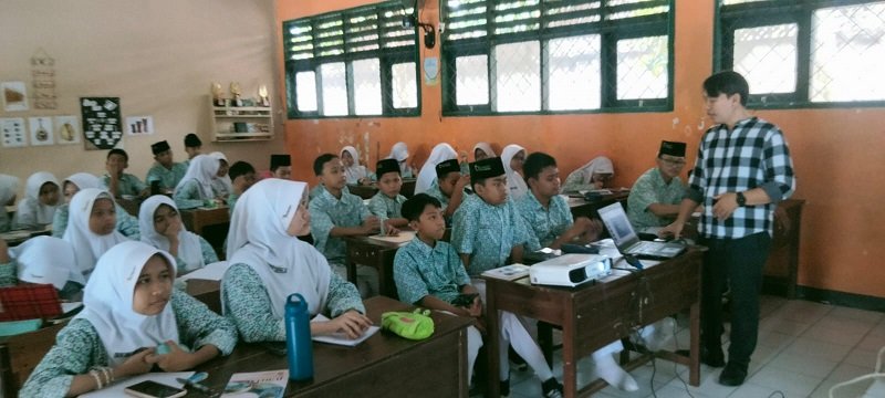 JMSI Banten Latih 253 Siswa MTsN 5 Tangerang Menulis dan Pemanfaatan AI