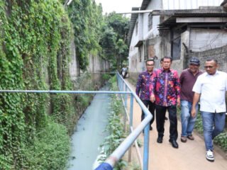 Bupati Tangerang Tinjau Pembangunan Pompa Air di Kelapa Dua