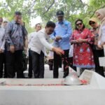 Mensos Ziarah ke Makam Daan Mogot di TMP Taruna Tangerang