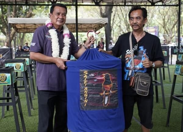 Bupati Cup Kicau Mania Gerakkan UMKM
