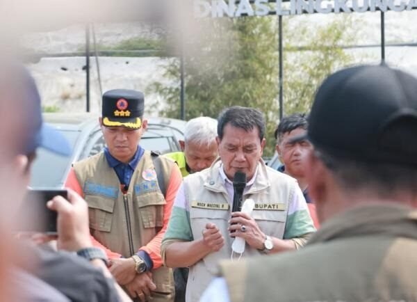 Bupati Tangerang Pimpin Doa Bersama di Lokasi Kebakaran TPA Jatiwaringin