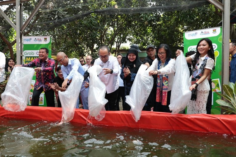 Bupati Tangerang Dampingi Jamintel dan Kepala PPATK Tinjau MBG Berbasis CSR