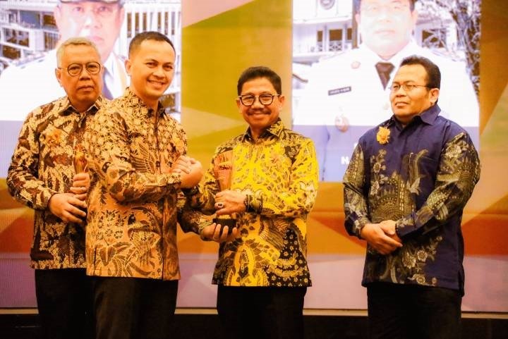 Raih Pimred Award 2026, Sachrudin Tegaskan Komitmen Perkuat Keterbukaan Informasi Publik