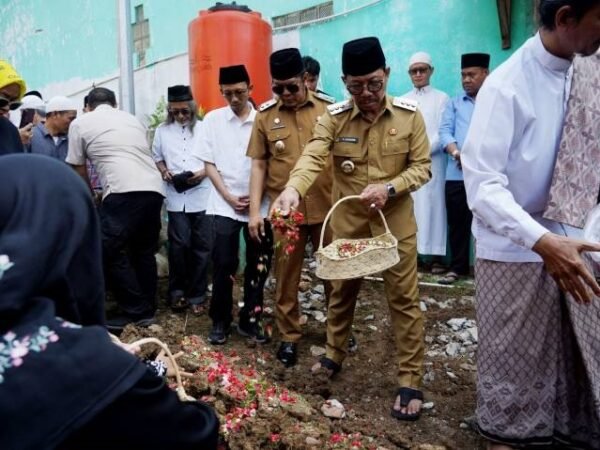 Pemkot Tangerang Berduka, Wali Kota Sachrudin Antar Kepergian Ketua DPRD Rusdi Alam