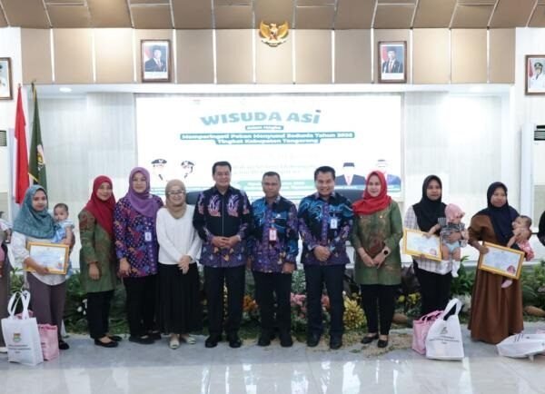 Peringati Pekan Menyusui Sedunia, Dinkes Kabupaten Tangerang Wisuda 132 Ibu Pemberi ASI Eksklusif