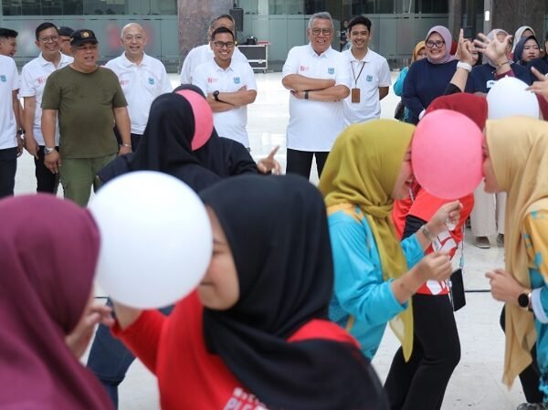Pegawai Pemkot Tangsel Adu Kekompakan Rayakan HUT RI