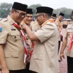 Maryono Terima Lencana Dharma Bakti Pramuka