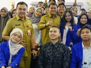 Beasiswa Tangerang Gemilang Bantu Dila dan Nesa Kuliah